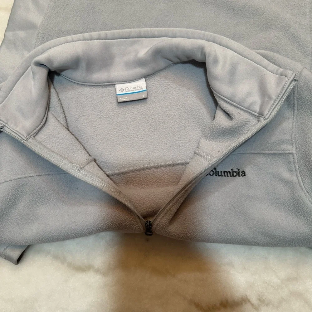 Columbia Gray Zip Up‎ Sweater with Stand-Up Collar